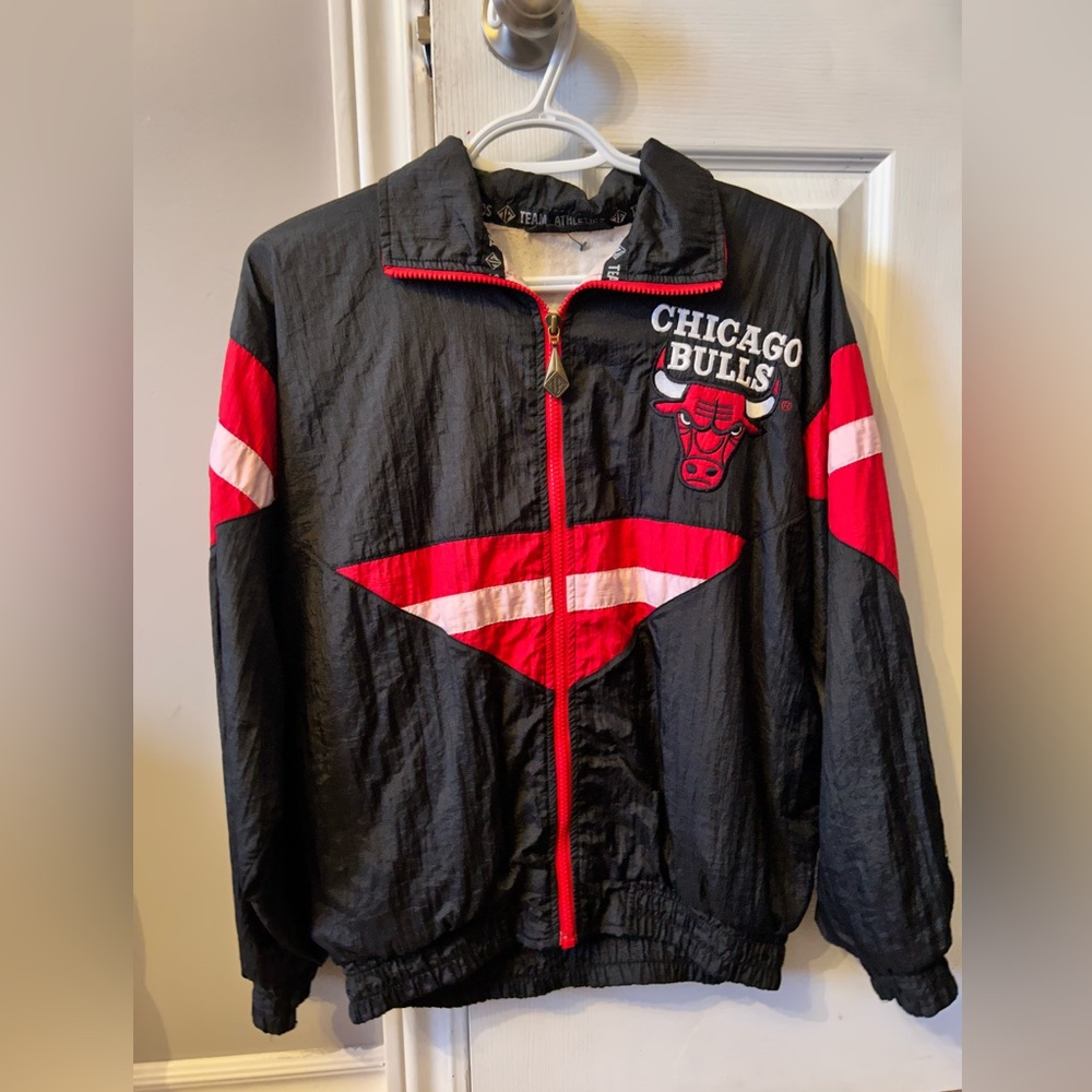 Chicago bulls zip up